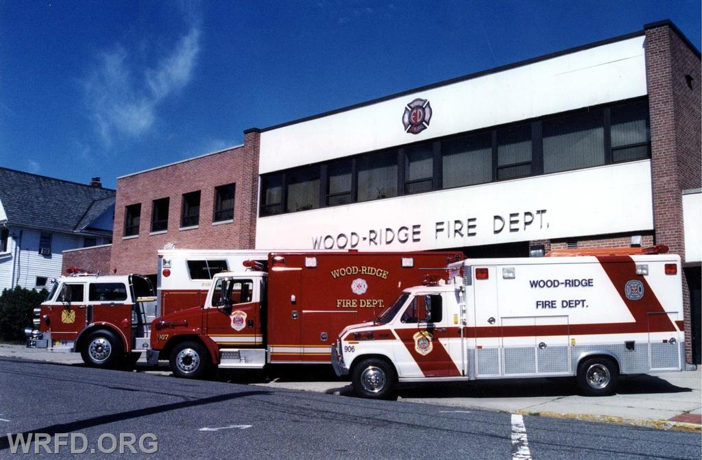 Rescue 903, Ambulance 907 and Ambulance 906