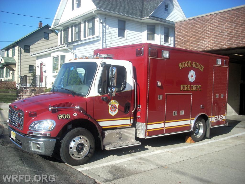 Ambulance 906 - 2004 American LaFrance / Medic Master